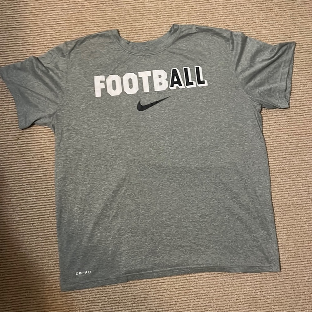 Gray men’s Nike t-shirt